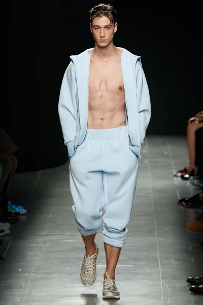 Look 13